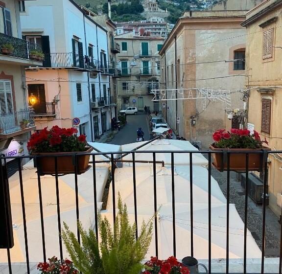 צימר Torre's Camere & Caffè