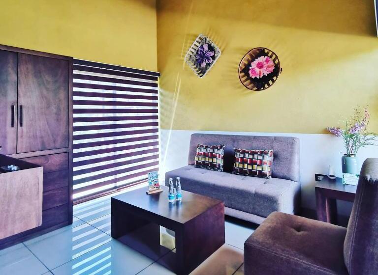 Casa Flores Hotel & Spa