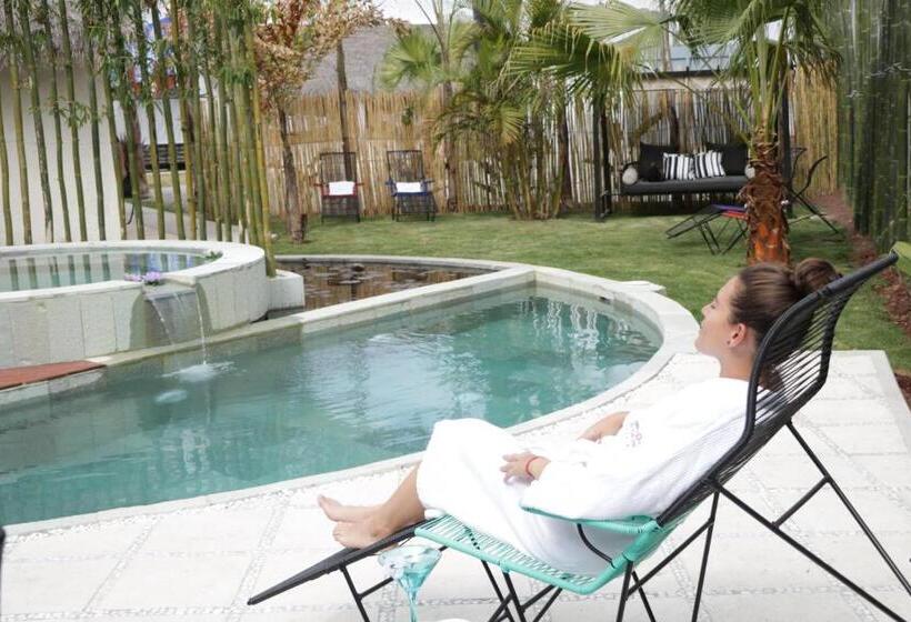 Casa Flores Hotel & Spa