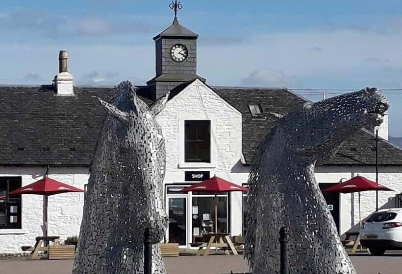 Crinan Canal Cottage No8, Kilmartin