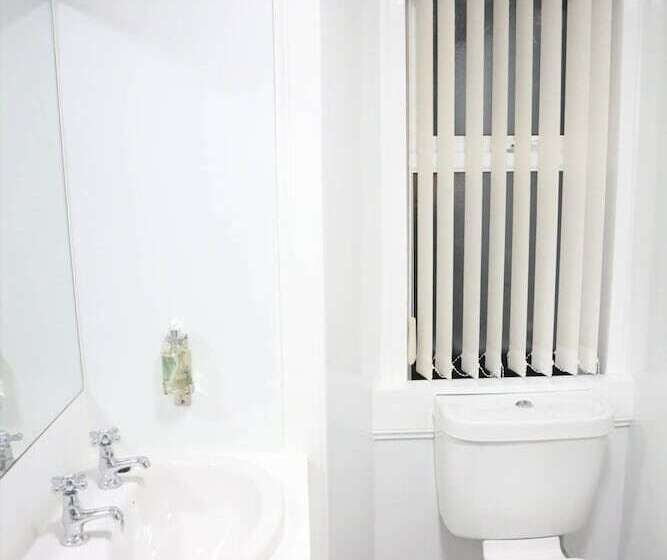 فندق فئة نجمة واحدة Smithfield Guesthouse