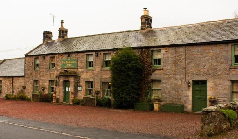 簡易ホテル The Tankerville Arms