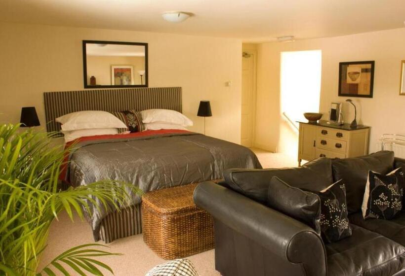 簡易ホテル The Tankerville Arms