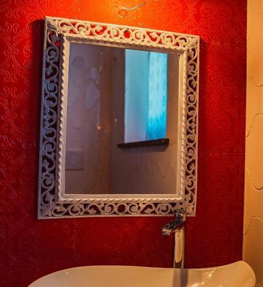 בית מלון כפרי Agriturismo Montecrespini