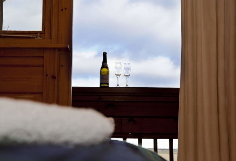 Отель Black Isle Lodge