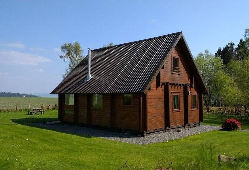 Отель Black Isle Lodge