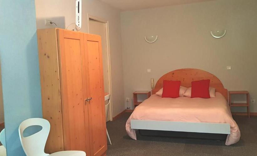 فندق Logis Ferme De La Vrine