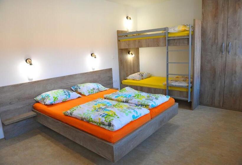 هتل Hostel Ormož