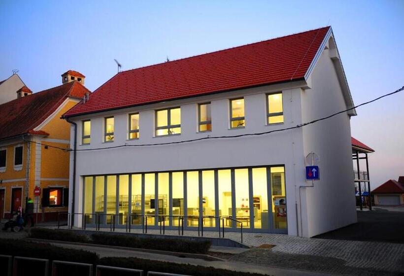 هتل Hostel Ormož