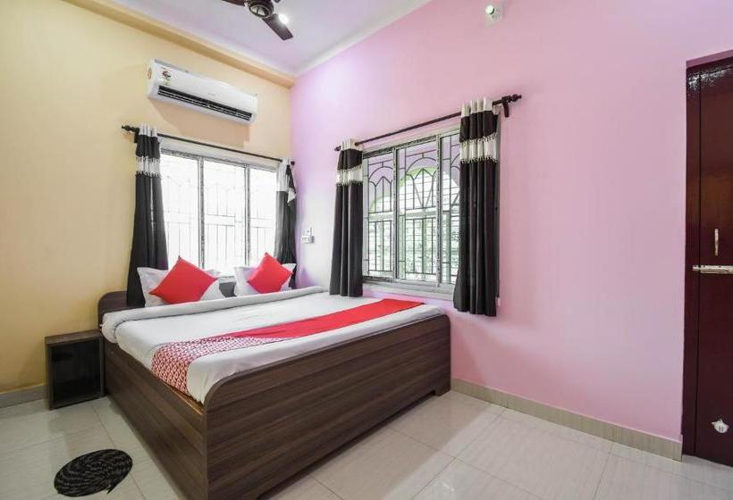 בית מלון כפרי Oyo 65496 Kunjakashi Fooding And Lodging