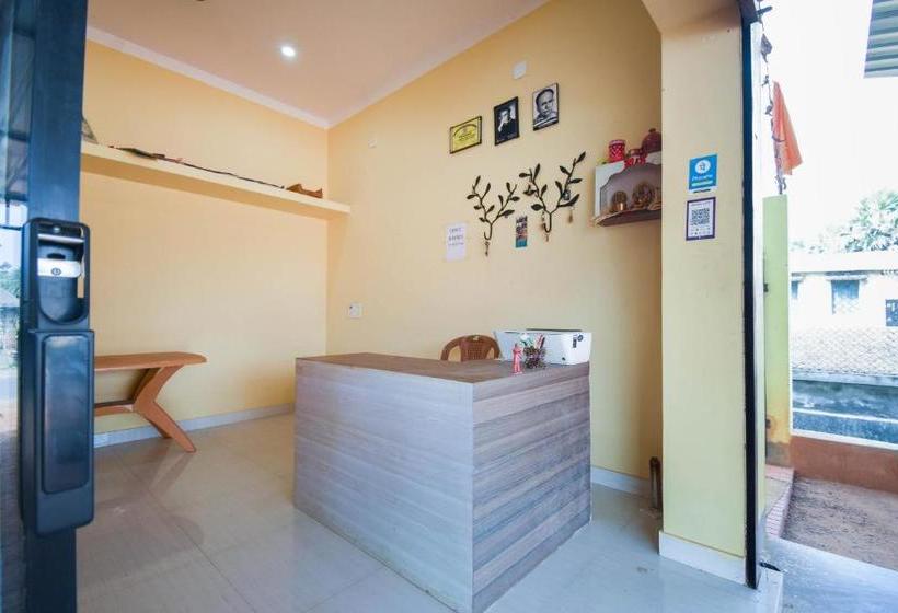 בית מלון כפרי Oyo 65496 Kunjakashi Fooding And Lodging