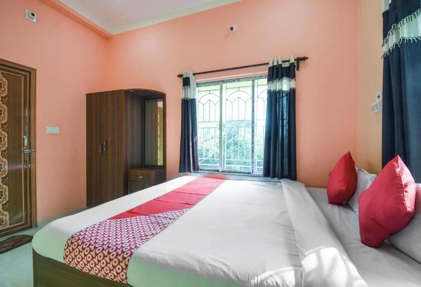 בית מלון כפרי Oyo 65496 Kunjakashi Fooding And Lodging