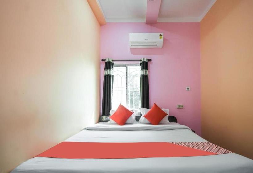 בית מלון כפרי Oyo 65496 Kunjakashi Fooding And Lodging