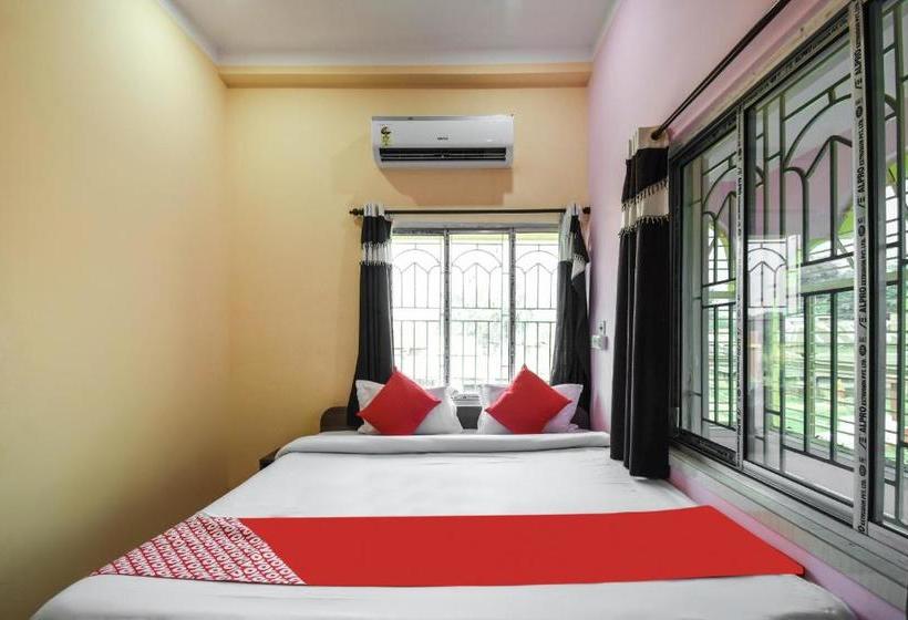 בית מלון כפרי Oyo 65496 Kunjakashi Fooding And Lodging