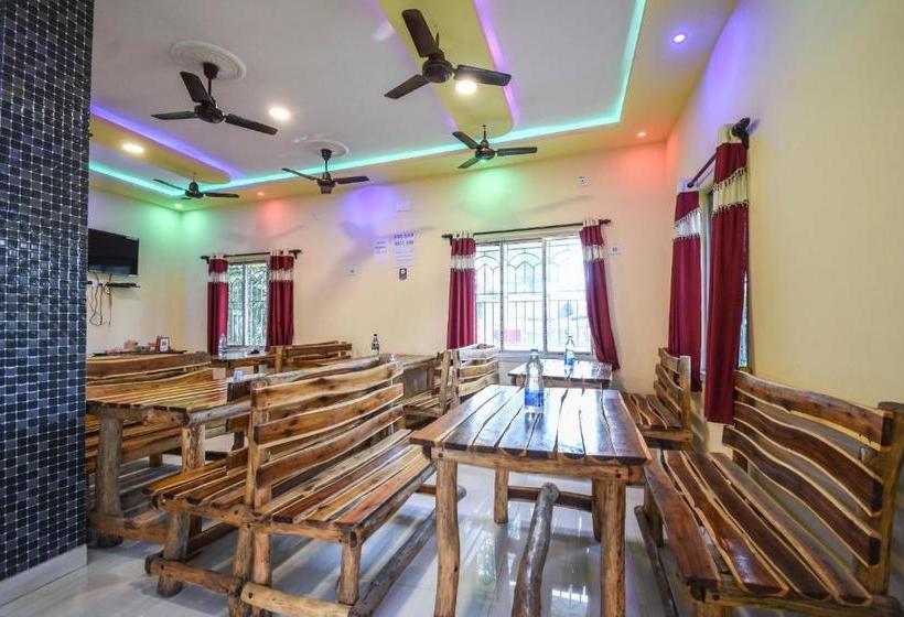 בית מלון כפרי Oyo 65496 Kunjakashi Fooding And Lodging