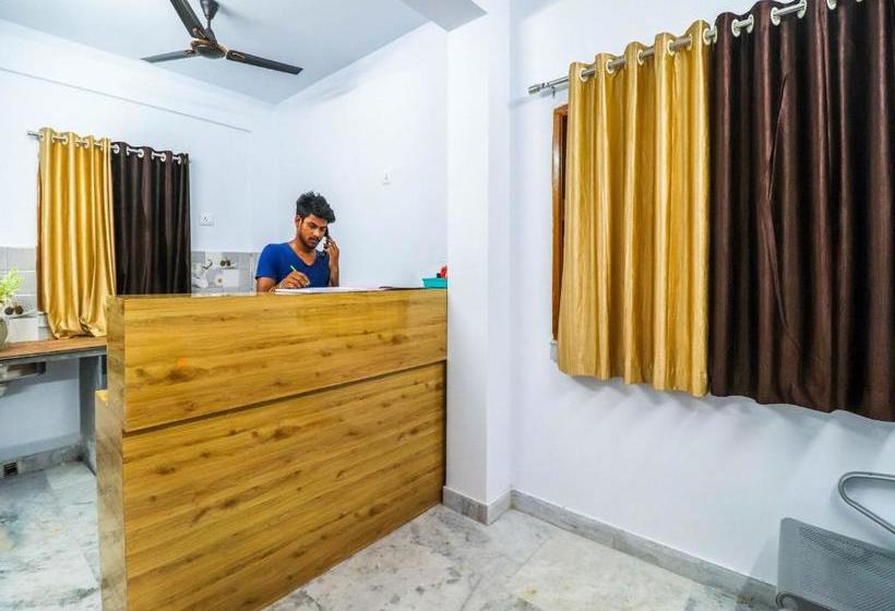 فندق Oyo 65741  Adarsh