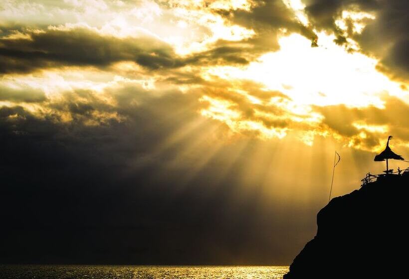 בית מלון כפרי Paree Hut Resort Koh Sichang