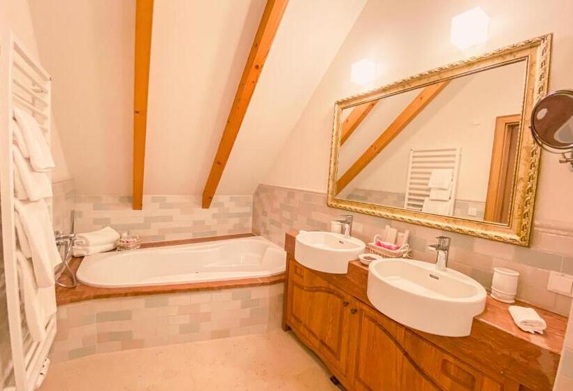 בית מלון כפרי Schloss Thalheim