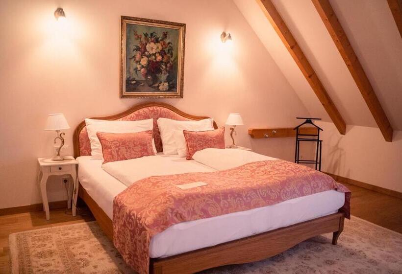 בית מלון כפרי Schloss Thalheim