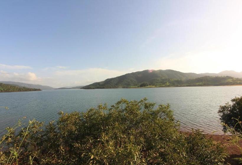 בית מלון כפרי Shivneri Agro Tourism, Tapola