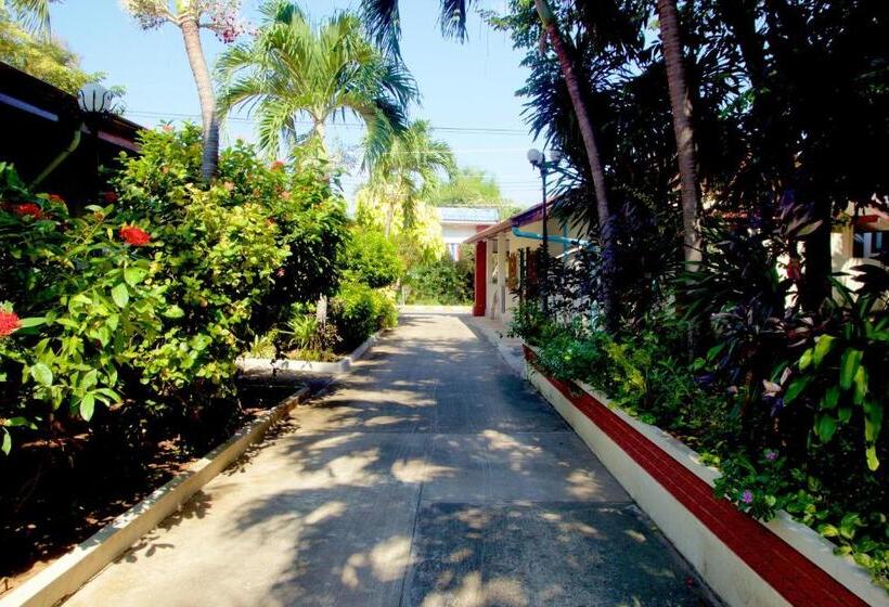 Отель Sichang Shine Khao Resort