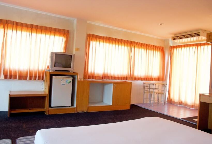 هتل Sichang Shine Khao Resort