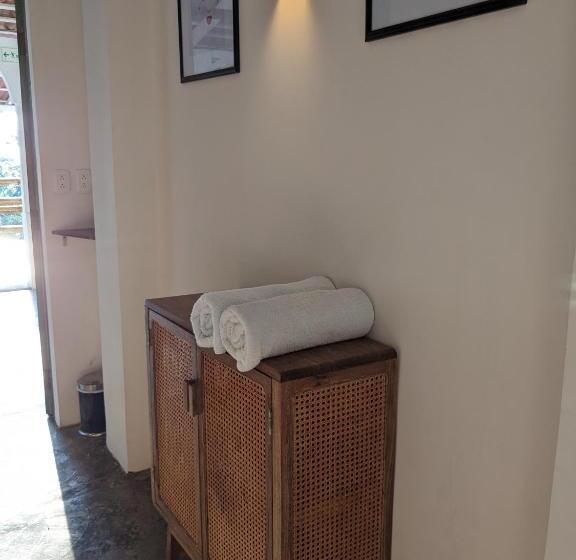 La Veranda Hotel & Restaurant