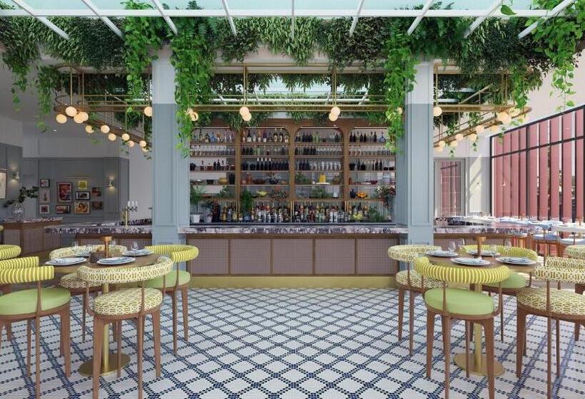 هتل The Adnate Perth   Art Series