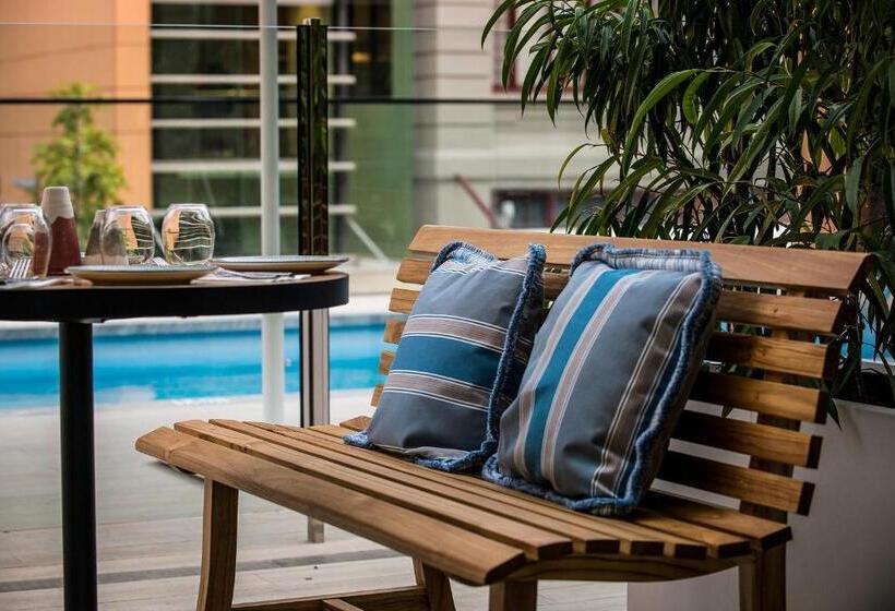 هتل The Adnate Perth   Art Series