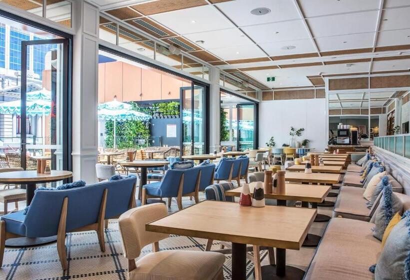 هتل The Adnate Perth   Art Series