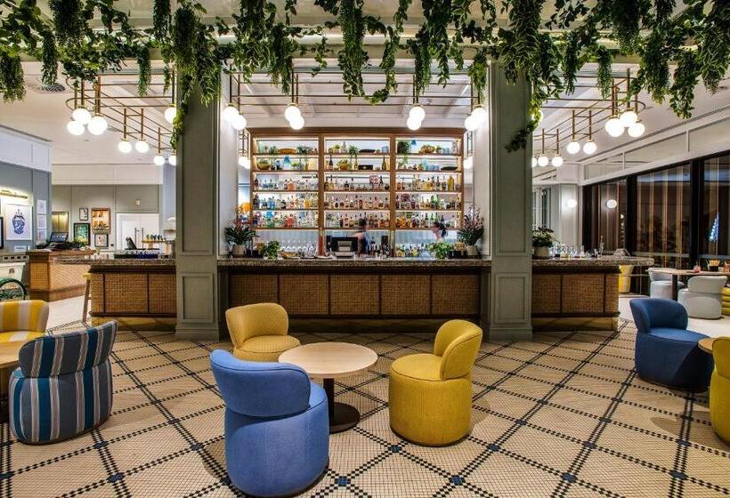 ホテル The Adnate Perth Art Series