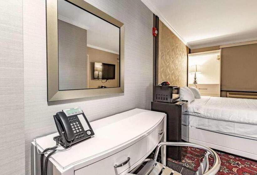 Umbrella Hotel Brooklyn