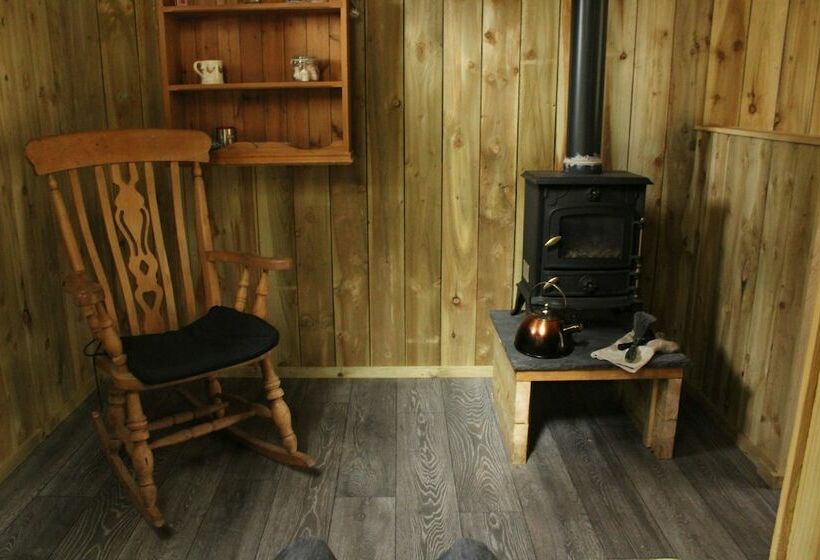 Отель Wildwoodz Cabins