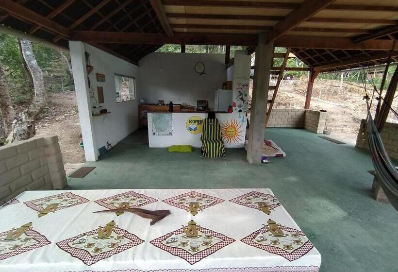 Kombi Hostel Camping