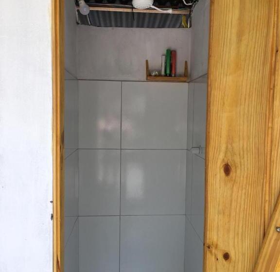 Kombi Hostel Camping