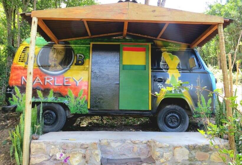 Kombi Hostel Camping