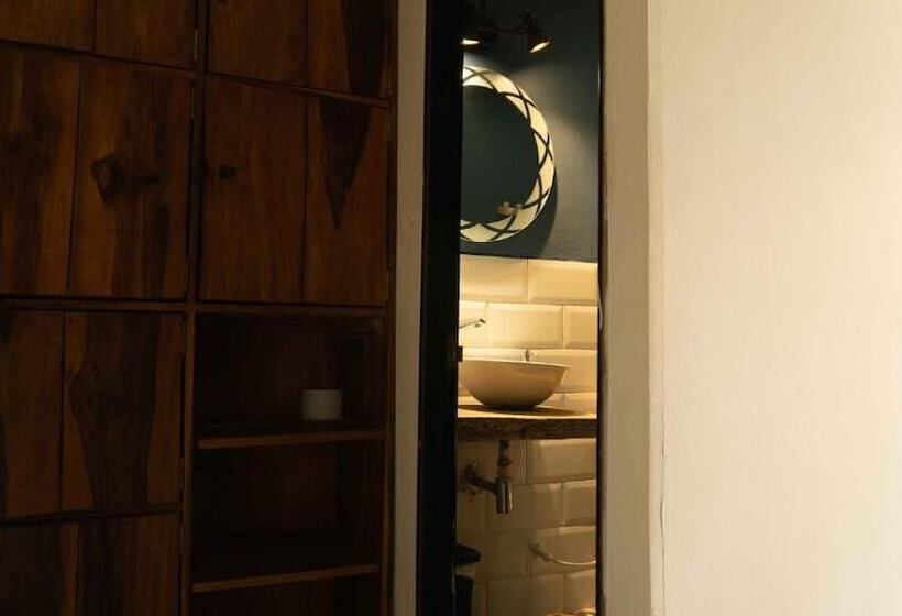 La Veranda Hotel & Restaurant