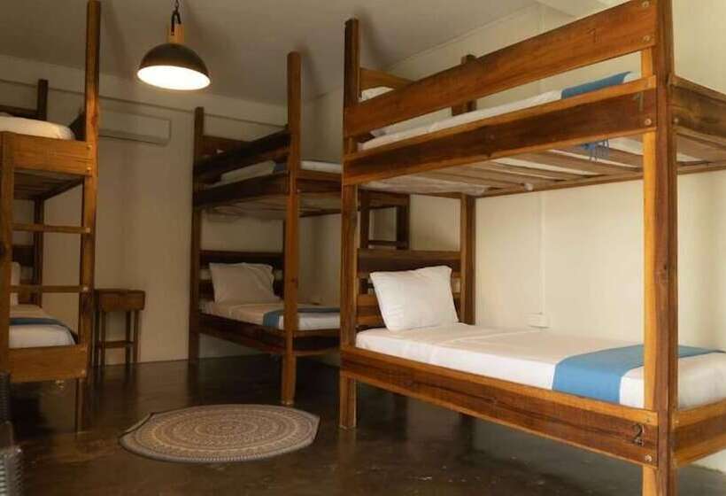 La Veranda Hotel & Restaurant