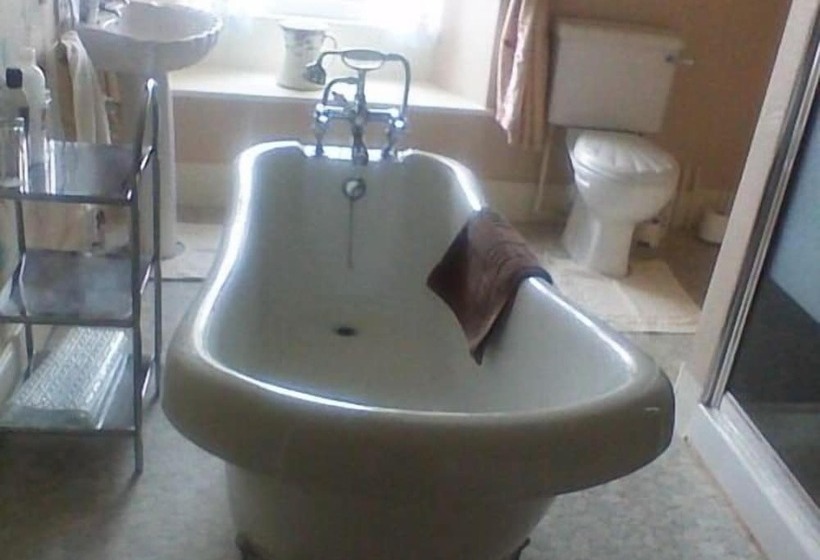 Newlands Hall Farmouse B&b