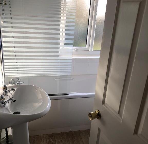 펜션 Burton Lodge Guest House & Spa