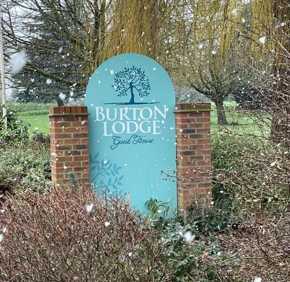 펜션 Burton Lodge Guest House & Spa