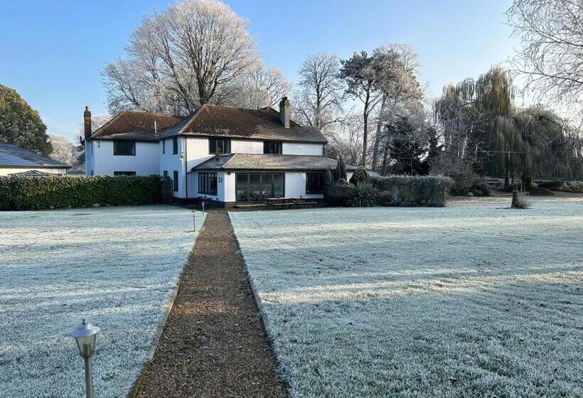 펜션 Burton Lodge Guest House & Spa