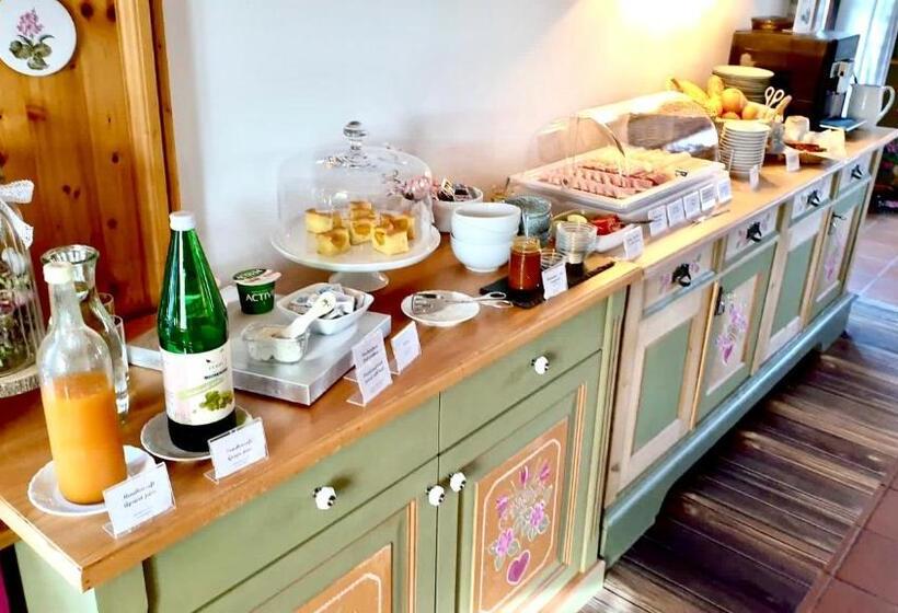 פנסיון Landhaus Weinblick