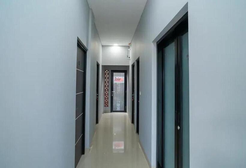 Пансион Reddoorz Near Sindu Kusuma Edupark 3