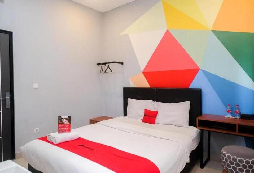 Пансион Reddoorz Near Sindu Kusuma Edupark 3