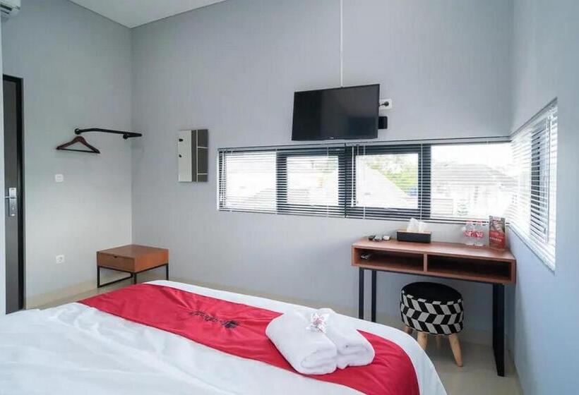 Пансион Reddoorz Near Sindu Kusuma Edupark 3