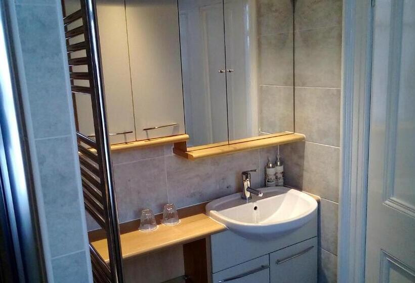 ペンション Tower