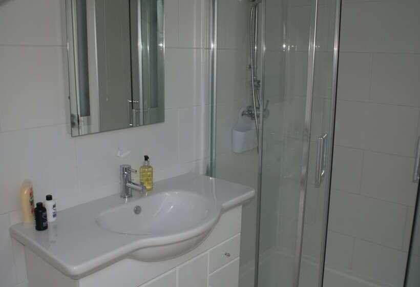 Tirah Bed And Breakfast