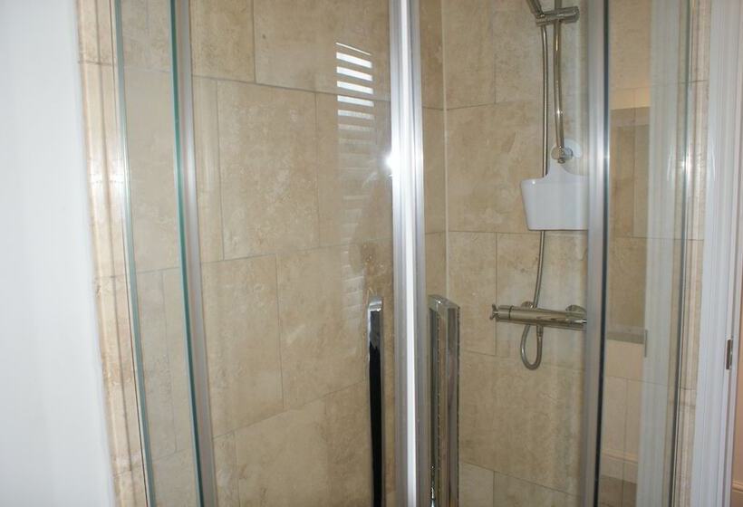 Tirah Bed And Breakfast