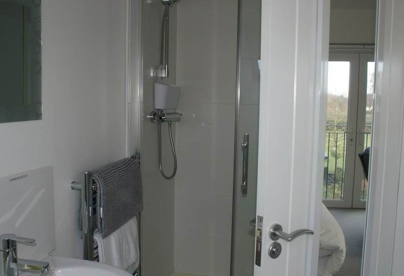 Tirah Bed And Breakfast